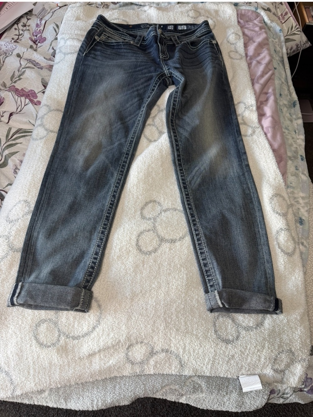 Miss Me Low-Rise Skinny Jeans in Faded Blue Wash